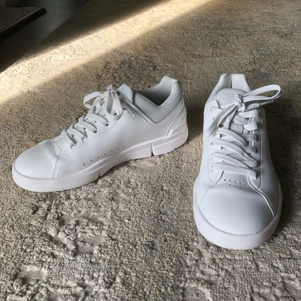 On Running Roger Advantage Sneakers